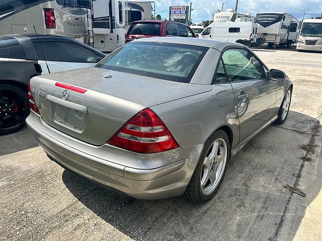 2004 Mercedes-Benz SLK