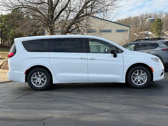 2026 Chrysler Pacifica