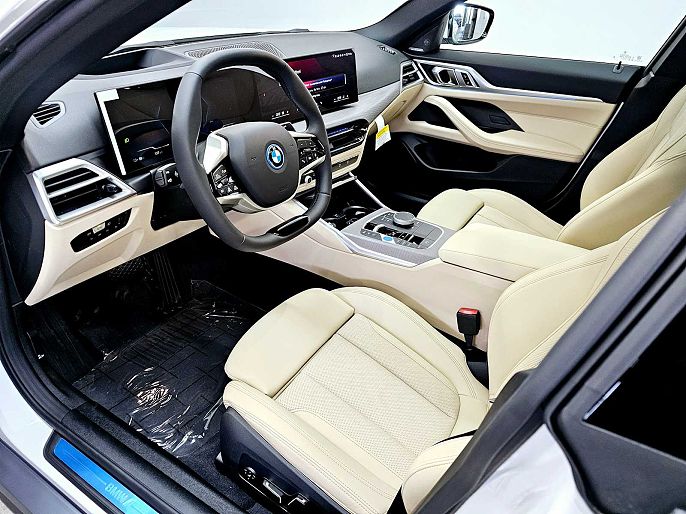 2025 BMW i4