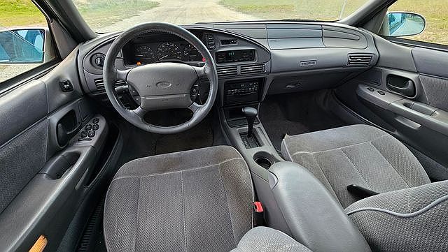 1994 Ford Taurus LX image 7