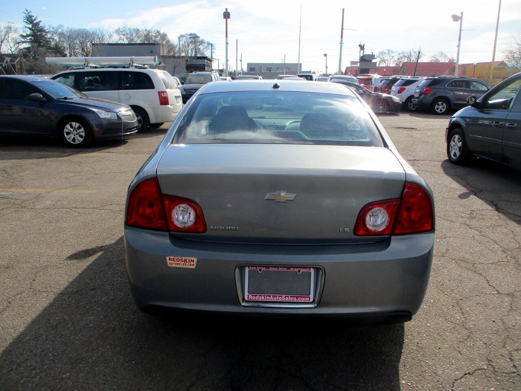 2009 Chevrolet Malibu LS image 4
