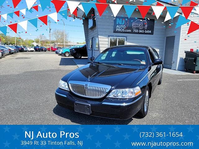2008 Lincoln Town Car Signature Limited image 0