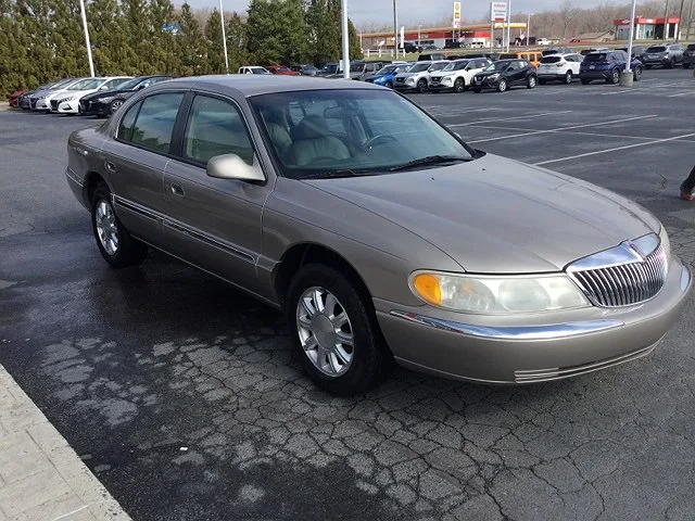 2001 Lincoln Continental null image 2