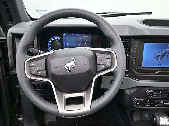 2023 Ford Bronco Base photo 11