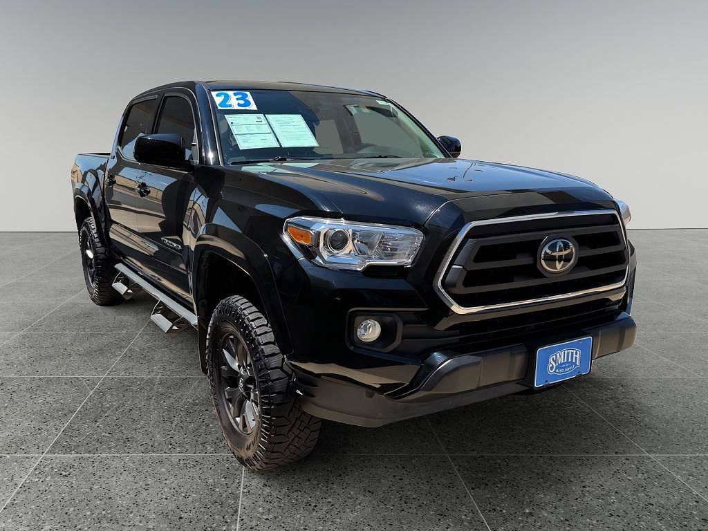 2023 Toyota Tacoma SR5 photo 9