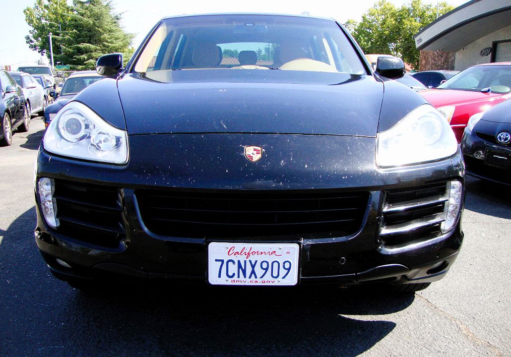 2010 Porsche Cayenne null image 1