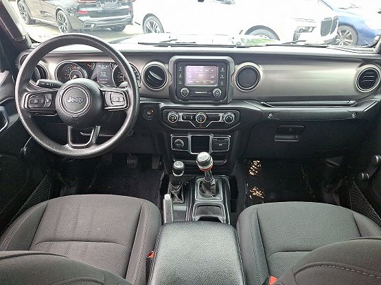 2021 Jeep Gladiator Sport photo 11