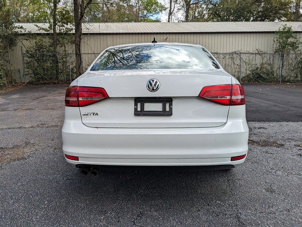 2015 Volkswagen Jetta null image 4