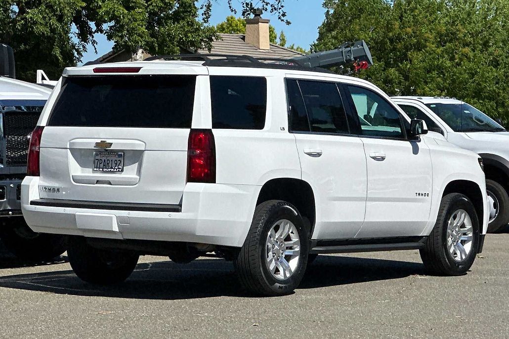 2015 Chevrolet Tahoe LS image 3