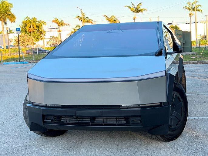 2025 Tesla Cybertruck