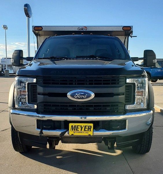 2018 Ford F-550 XL image 2