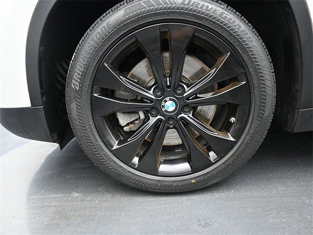 2020 BMW X1 sDrive28i image 3