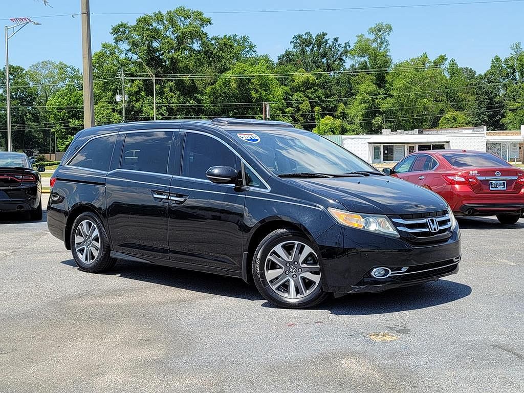 2015 Honda Odyssey Touring image 0
