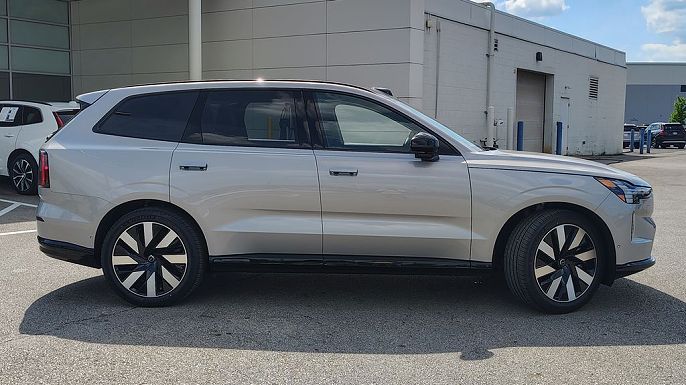 2025 Volvo EX90