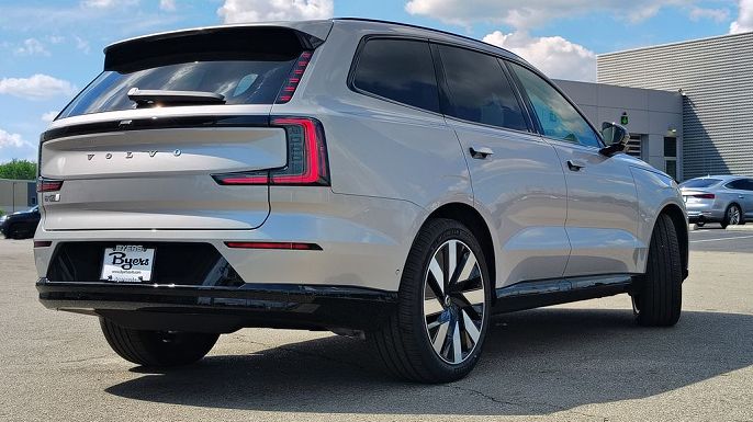 2025 Volvo EX90