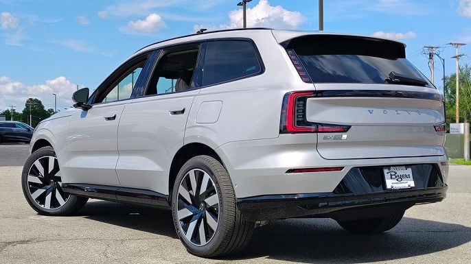2025 Volvo EX90