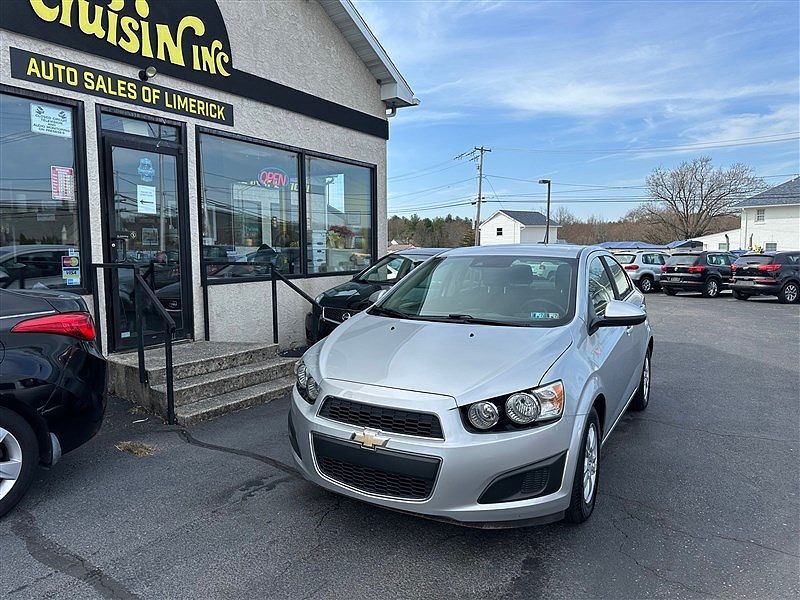 2016 Chevrolet Sonic LT image 0