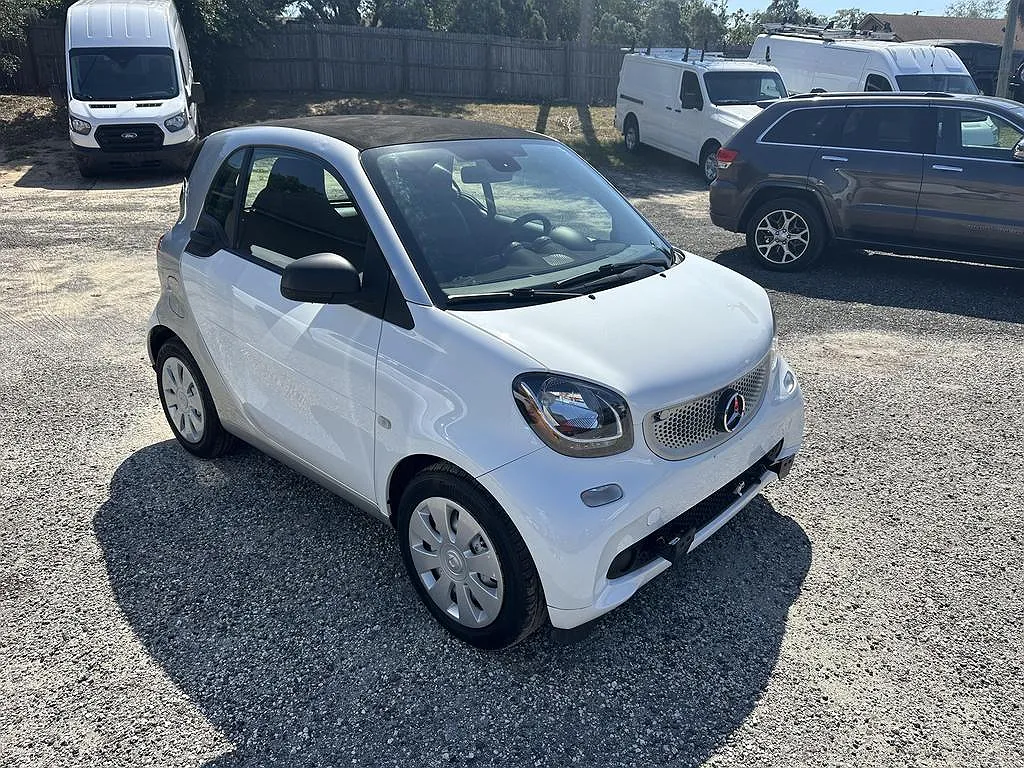 2017 Smart Fortwo Pure image 2
