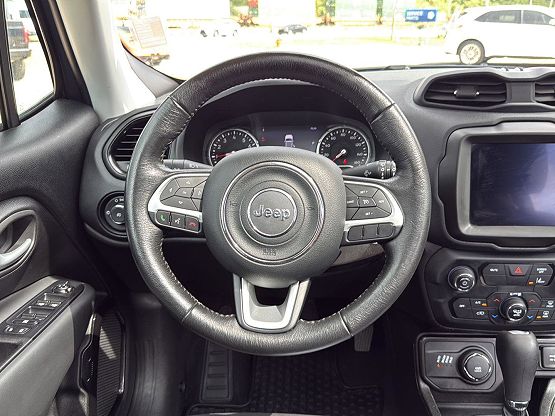 2023 Jeep Renegade Altitude photo 11