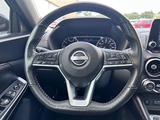 2025 Nissan Sentra SR photo 11