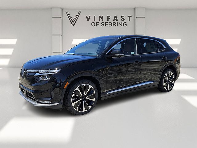 2025 VinFast VF8