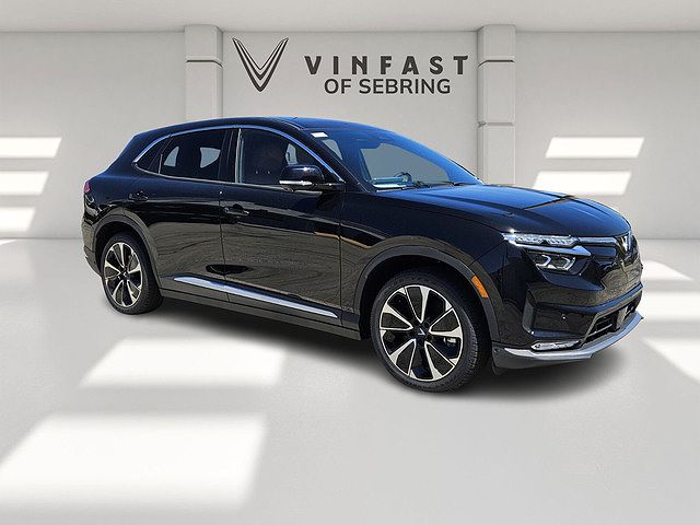 2025 VinFast VF8