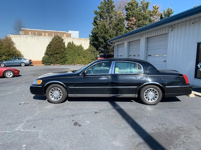2000 Lincoln Town Car