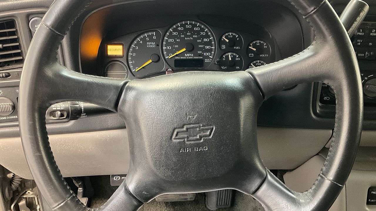 2000 Chevrolet Tahoe LT image 14