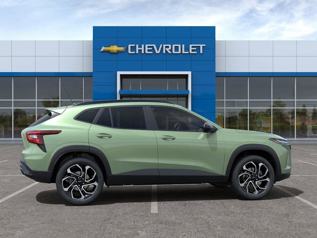 2024 Chevrolet Trax RS image 4