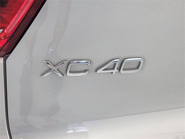 2023 Volvo XC40