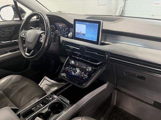 2020 Lincoln Corsair Standard photo 3