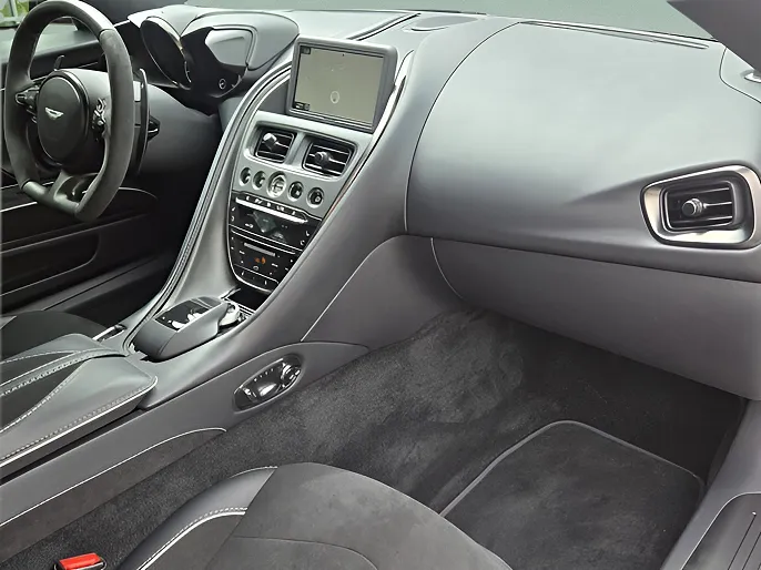 2023 Aston Martin DBS