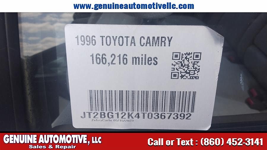 1996 Toyota Camry LE image 3