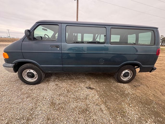 2001 Dodge Ram Wagon