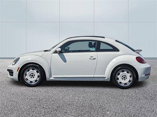 2018 Volkswagen Beetle Coast image 1