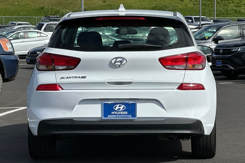 2019 Hyundai Elantra Base image 4