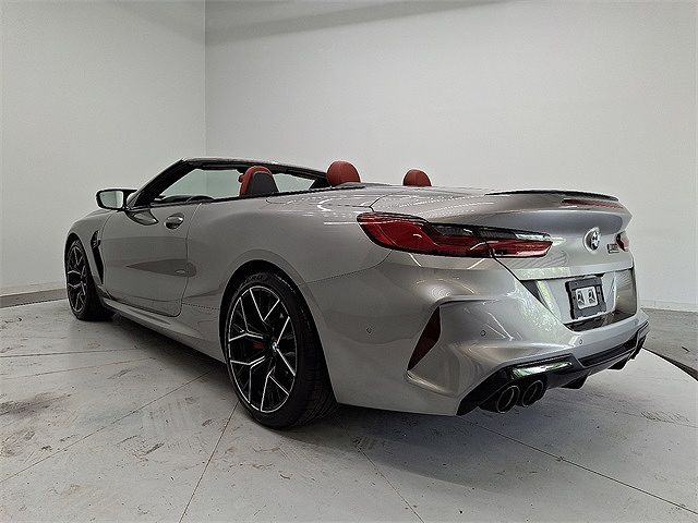 2022 BMW M8