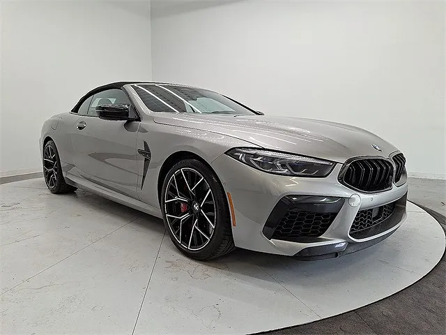 2022 BMW M8