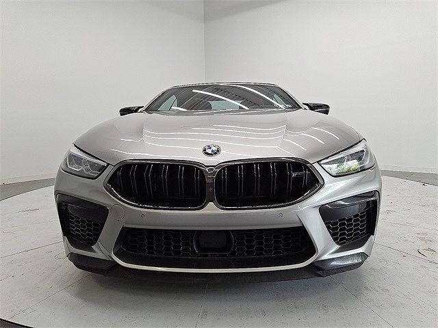 2022 BMW M8