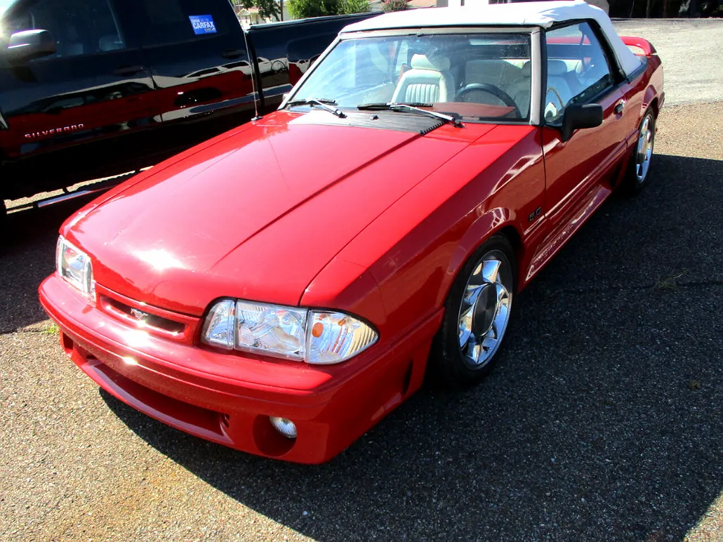 1992 Ford Mustang GT image 0