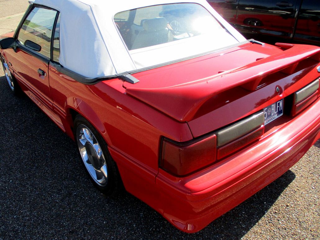 1992 Ford Mustang GT image 4