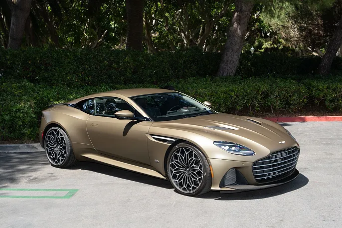 2020 Aston Martin DBS