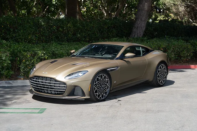 2020 Aston Martin DBS