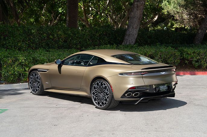 2020 Aston Martin DBS