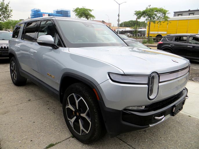 2023 Rivian R1S