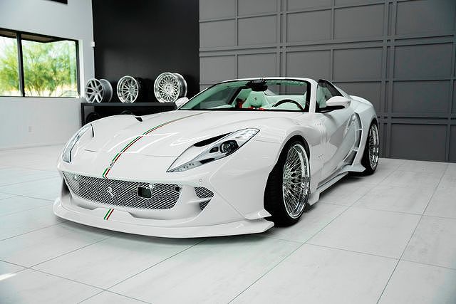 2022 Ferrari 812 GTS