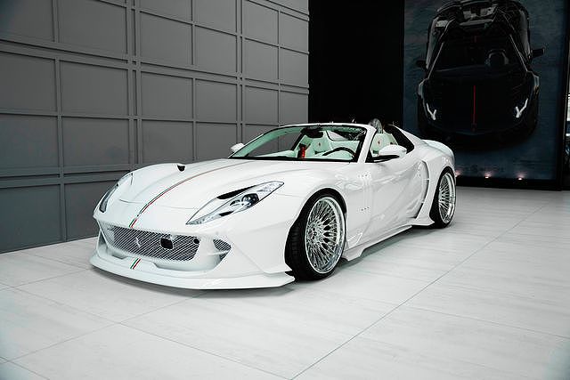 2022 Ferrari 812 GTS