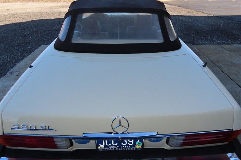 1985 Mercedes-Benz 380 SL image 25