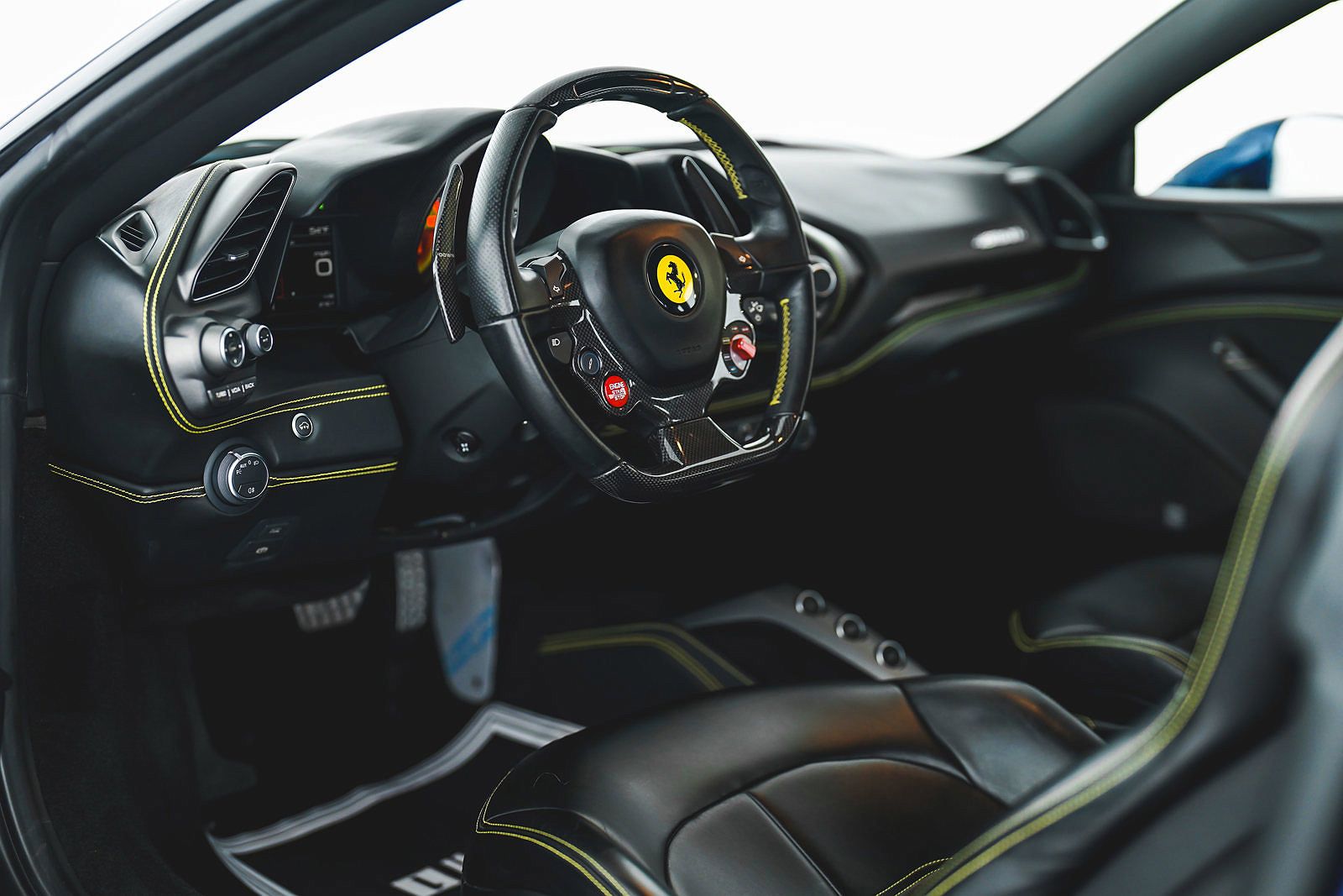 2016 Ferrari 488 GTB image 1