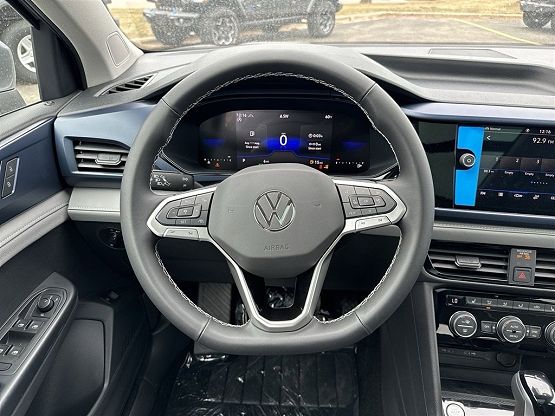 2024 Volkswagen Taos SE photo 11